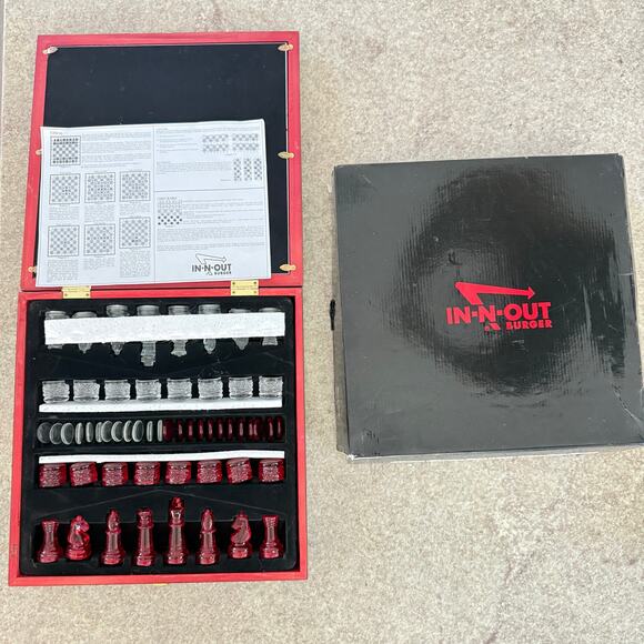 IN-N-OUT Chess Board Glass Complete Set With Box RARE - Picture 1 of 13